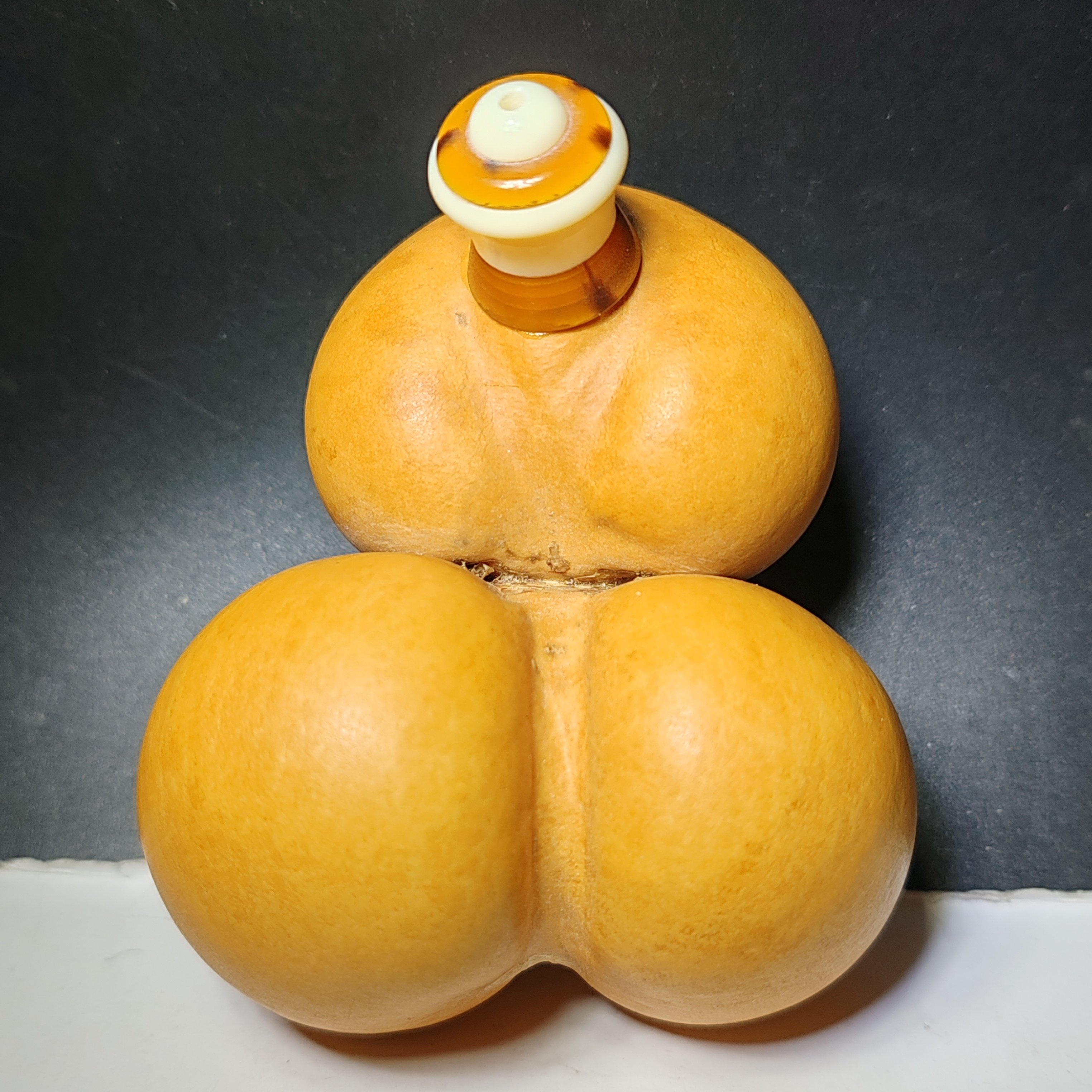 大屁股肥臀异形葫芦罐皮质光滑