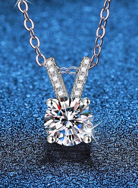 S925纯银项链莫桑石吊坠 四爪简约兔耳朵吊坠1克拉莫桑钻石项链