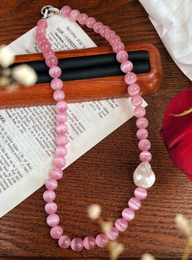 粉色猫眼项链桃花色人造猫眼石配上人造巴洛克珍珠锁骨链