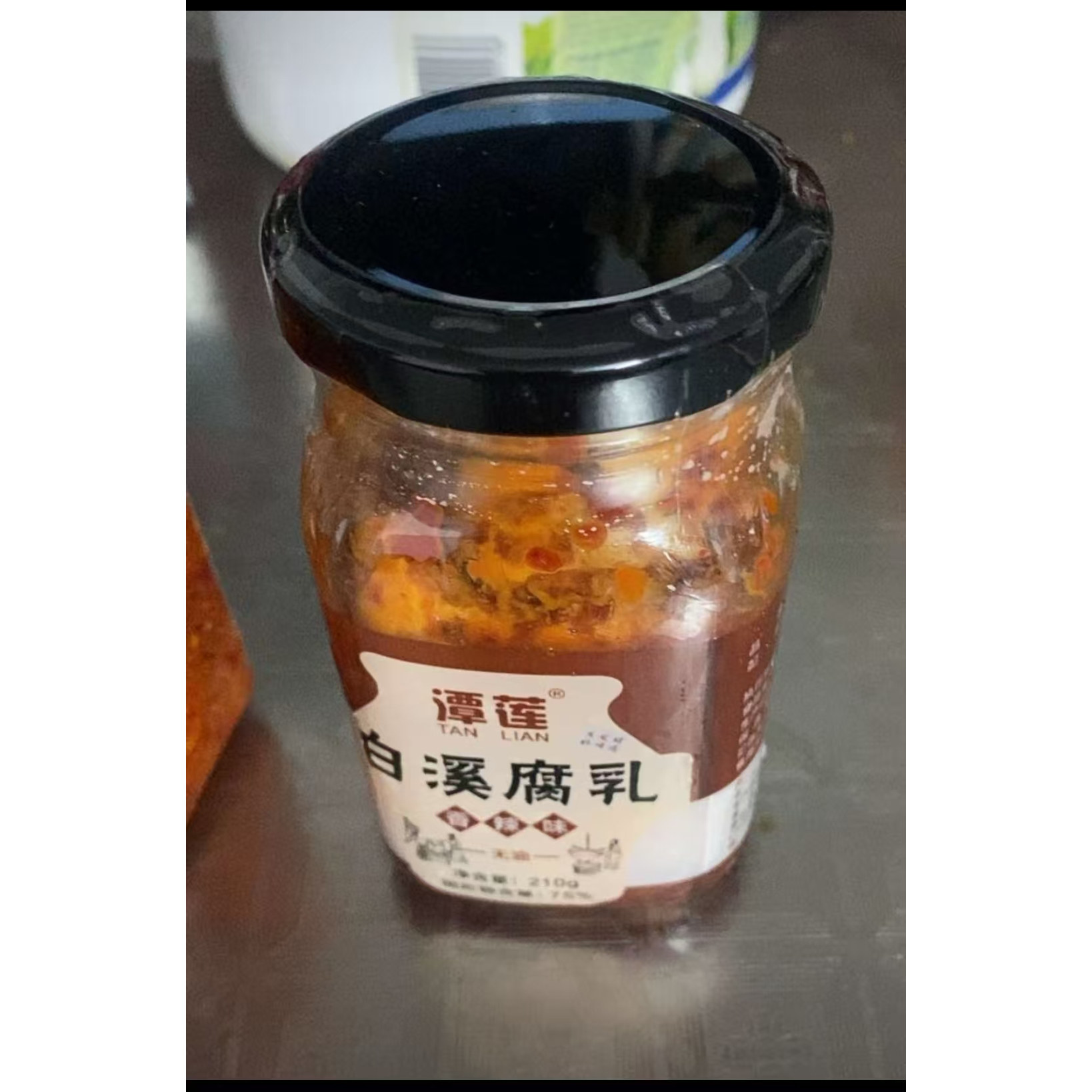 谭莲 湖南特产手工自然发酵香辣下饭菜霉豆腐乳