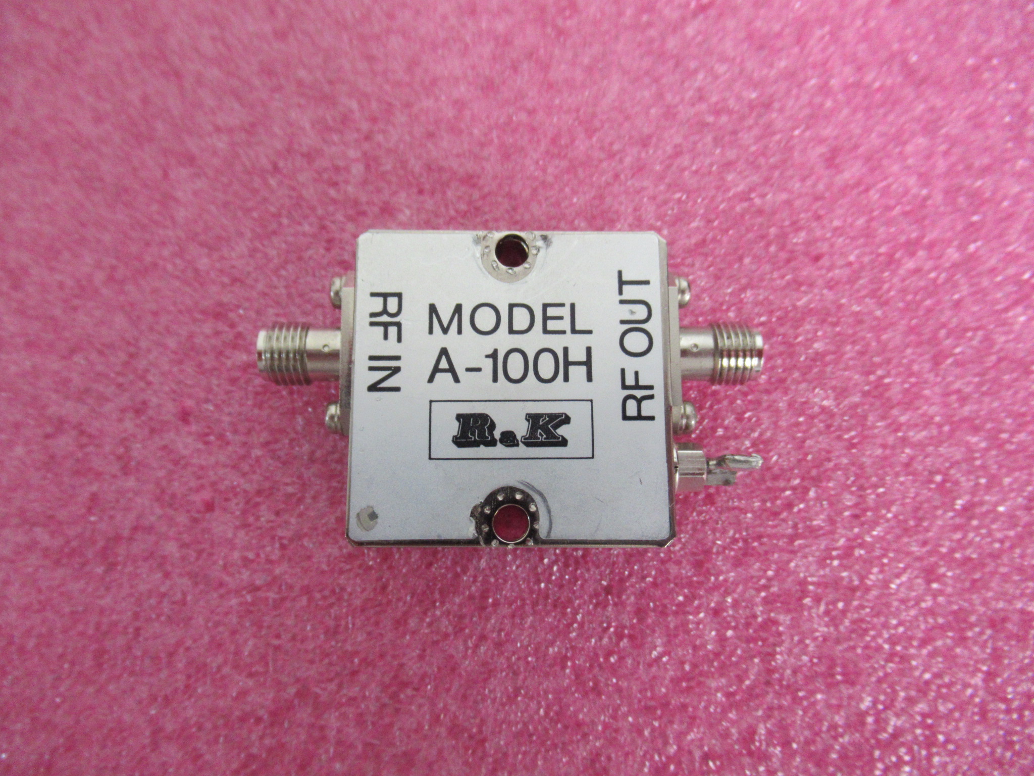 300-5200MHz18dB10dBm放大器