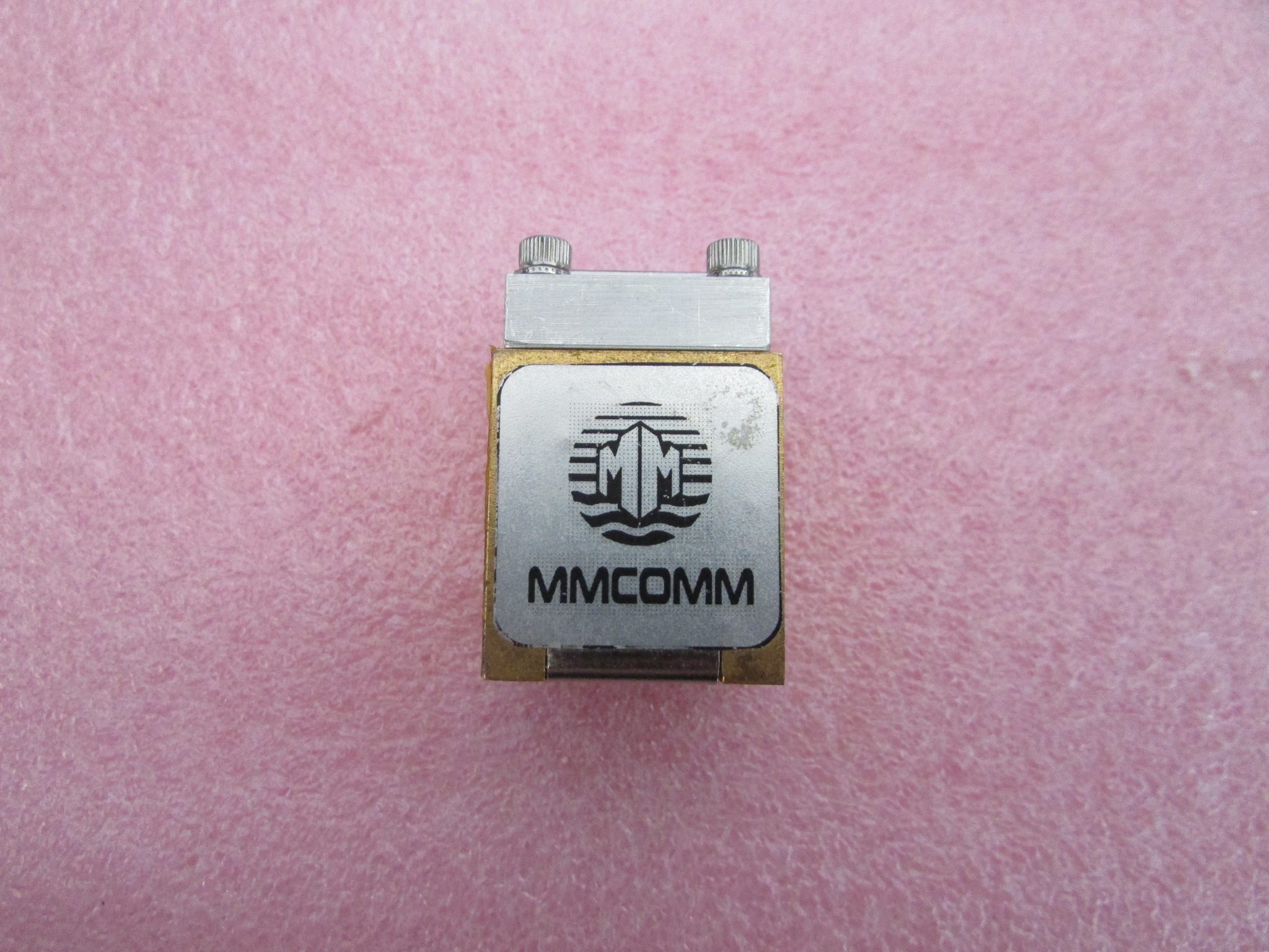 MMCOM25-26GHzWR34波导隔离器