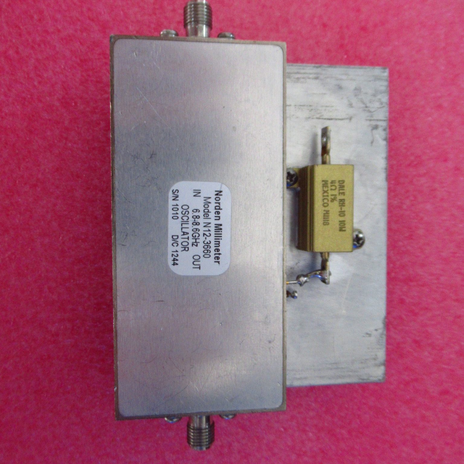 6.5-8.8GHz19dBm射频振荡器