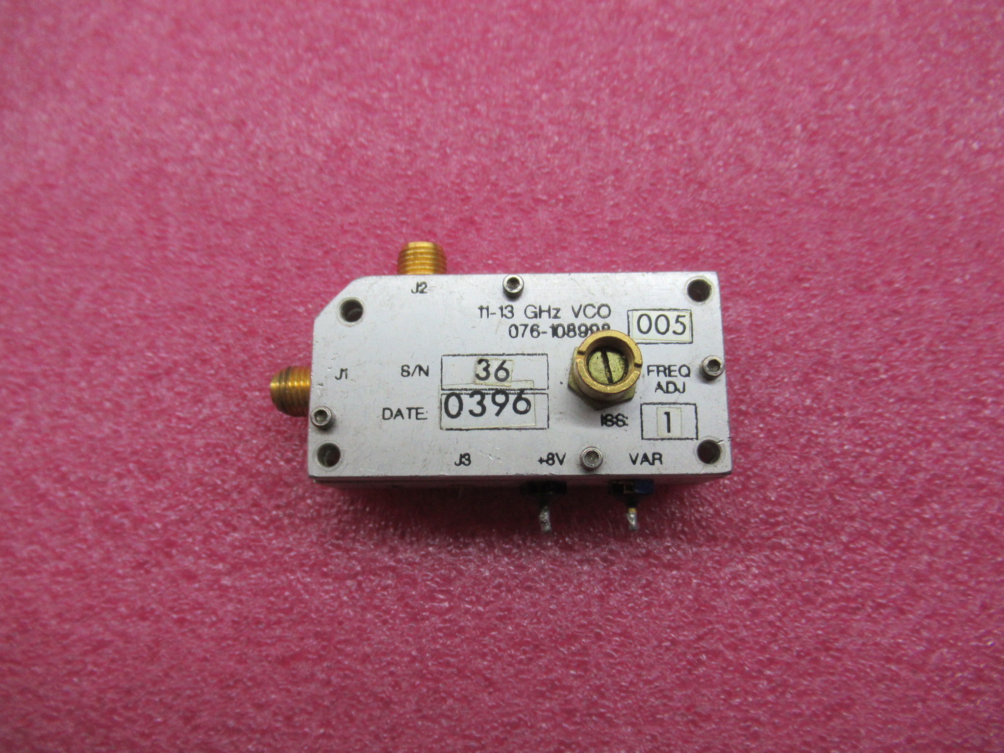 进口11-13GHzVCO振荡器SMA母