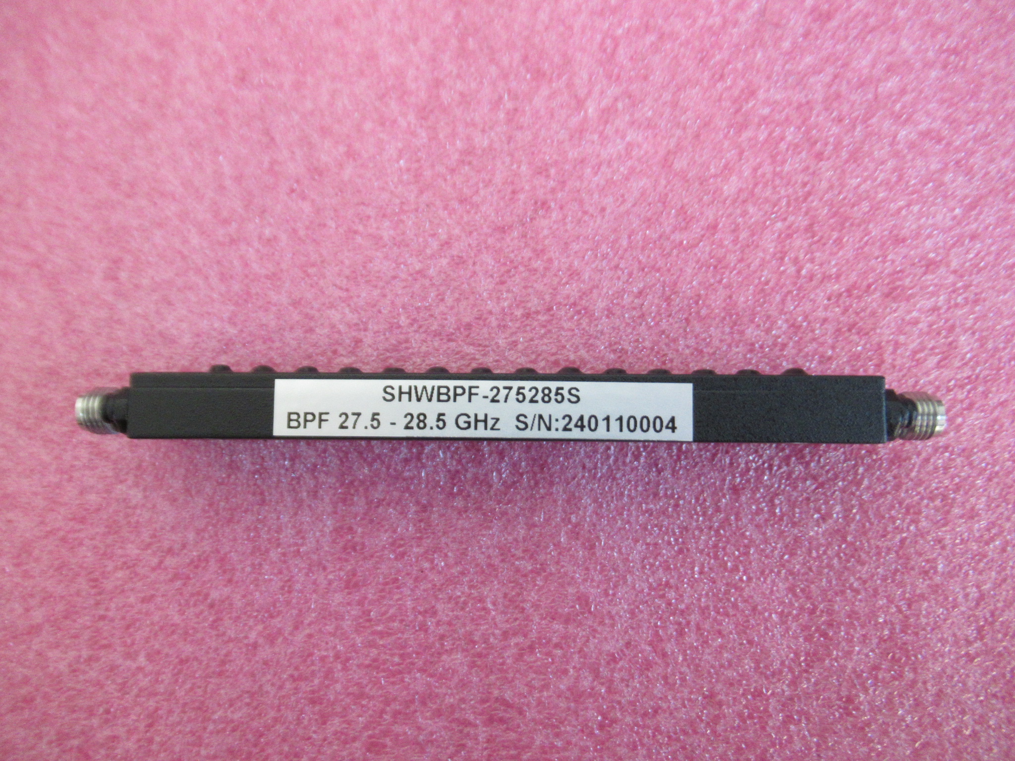 中心频率：28GHz 27.5-28.5GHz 带宽1GHz 2.92mm 射频带通滤波器