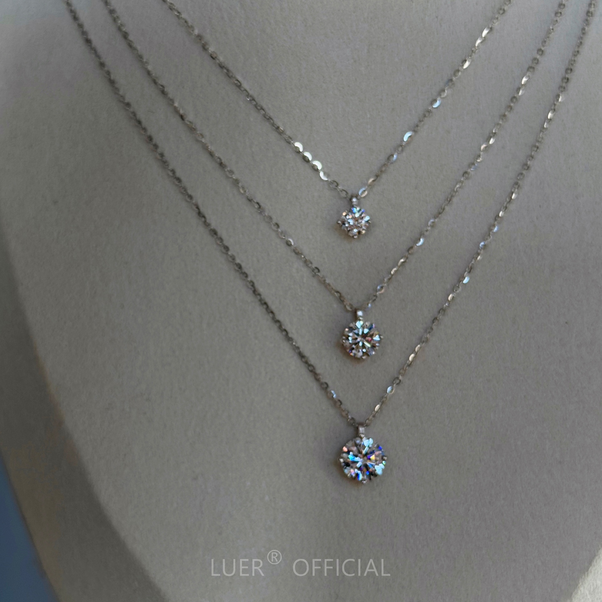 鹿尔爆闪高碳钻单钻轻奢纯银项链