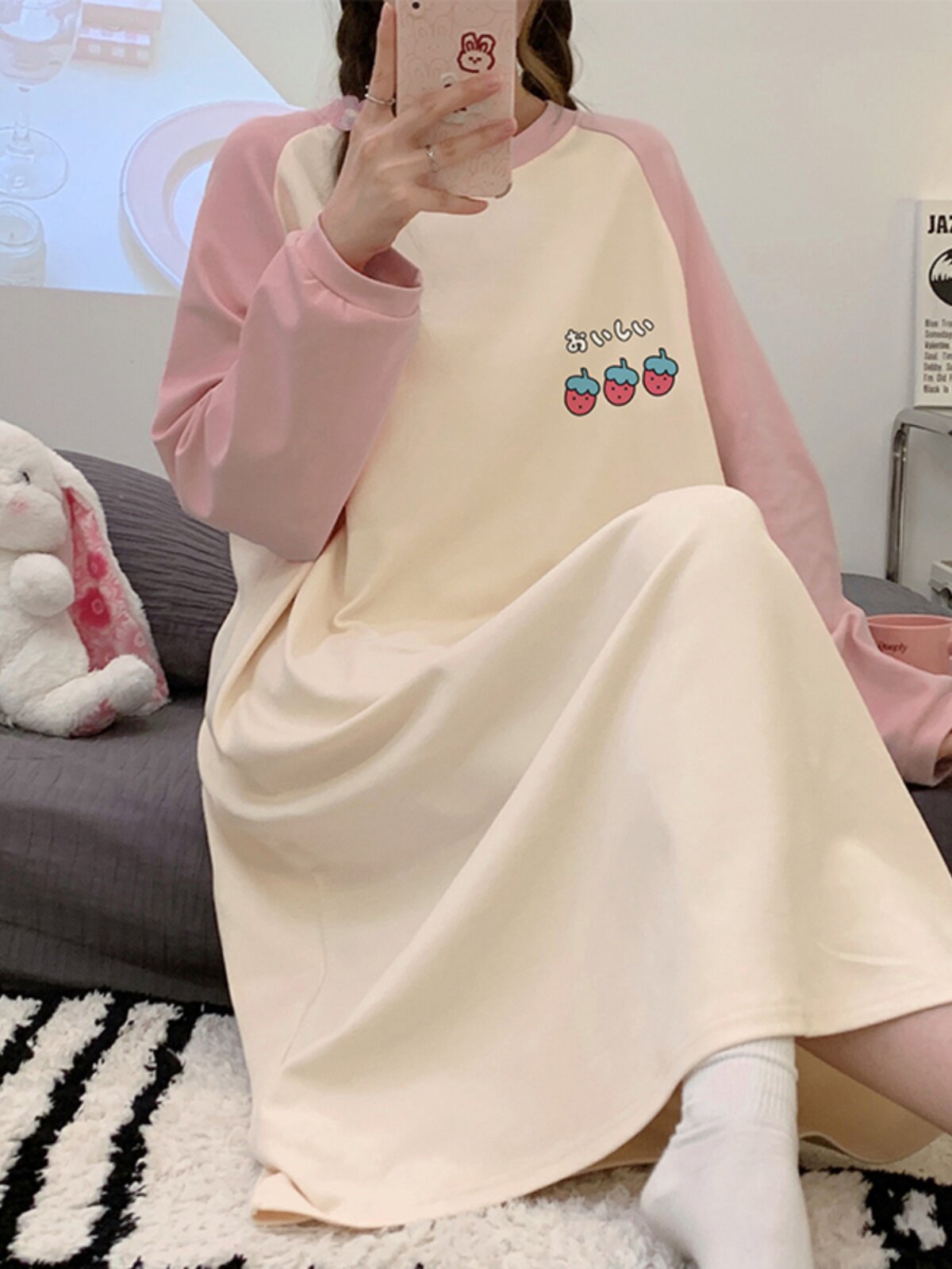 봄 가을 겨울 여성용 새 잠옷은 집에서 봄에 밖에서 입을 수 있는 순면 긴팔 스위트 여성스러운 잠옷입니다