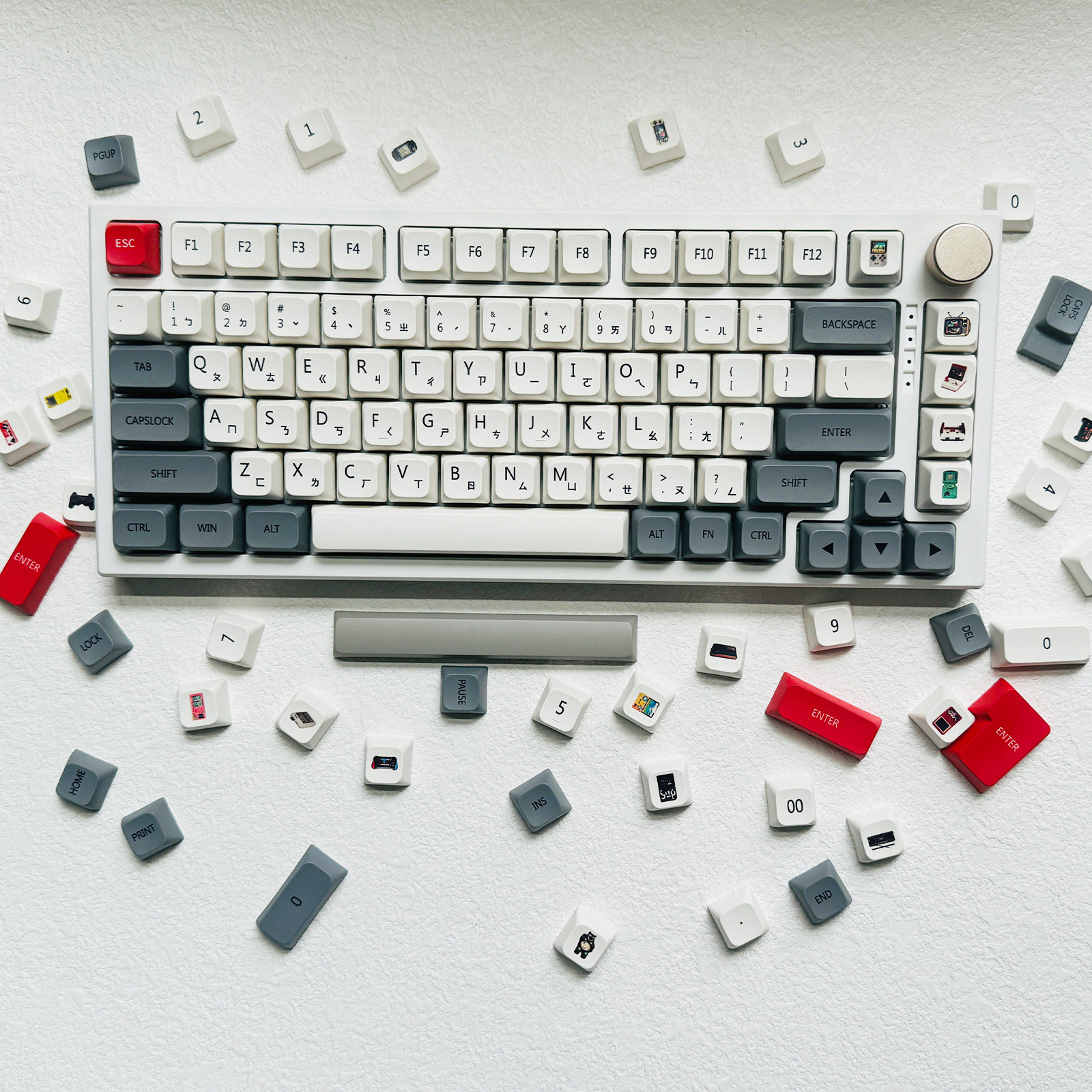 XDA 복고풍 빨간색과 흰색 게임 콘솔 키캡 PBT 5면 승화 기계식 키보드 캡은 다양한 언어로 사용자 정의 가능
