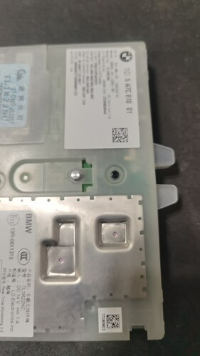 宝马X7人机互联网SOS模块