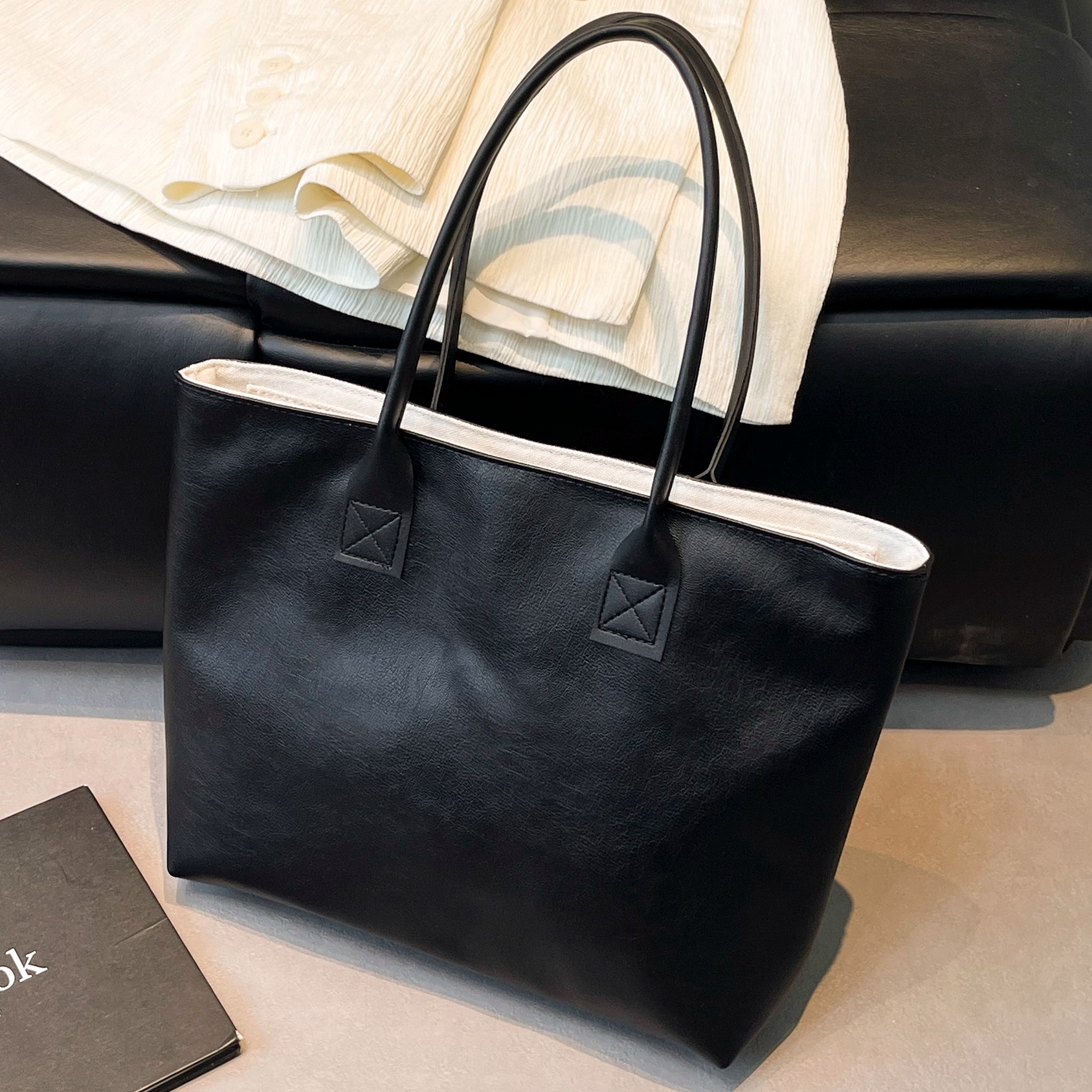 时尚高级感2025新款简约黑色托特