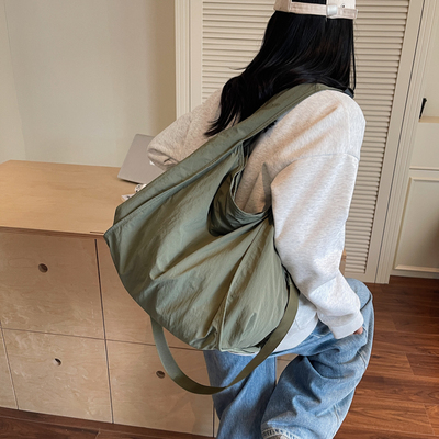 速干涤纶布单肩手提妈咪包女