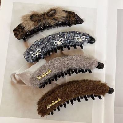 精致复古豹纹蝴蝶结毛绒香蕉夹秋冬新款小香风高级感盘发竖夹发饰