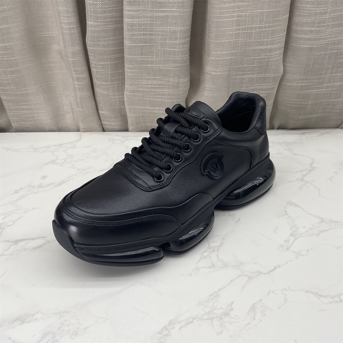 工厂处理2025春秋新款头层牛皮韩范风皮鞋户外休闲青年黑色男皮鞋