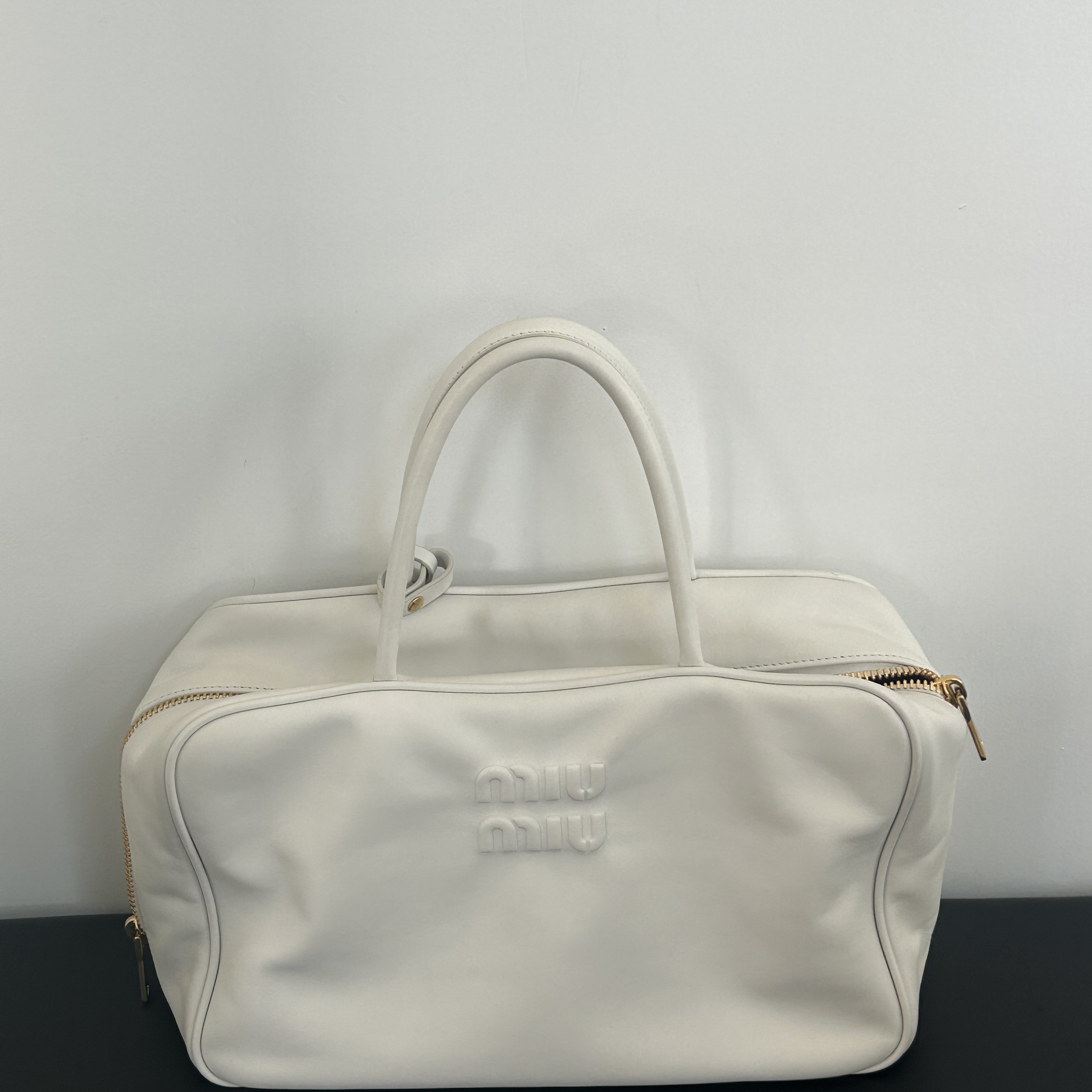 miumiu白色保龄球手提包