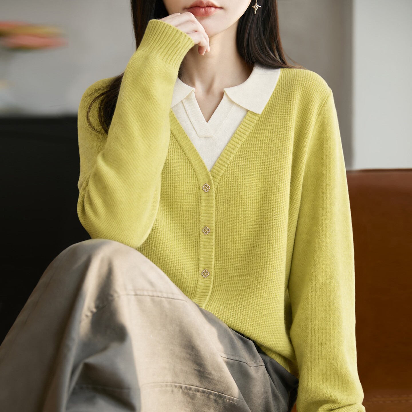 新款V领假两件秋季大码针织打底衫女洋气中老年女装上衣毛衣