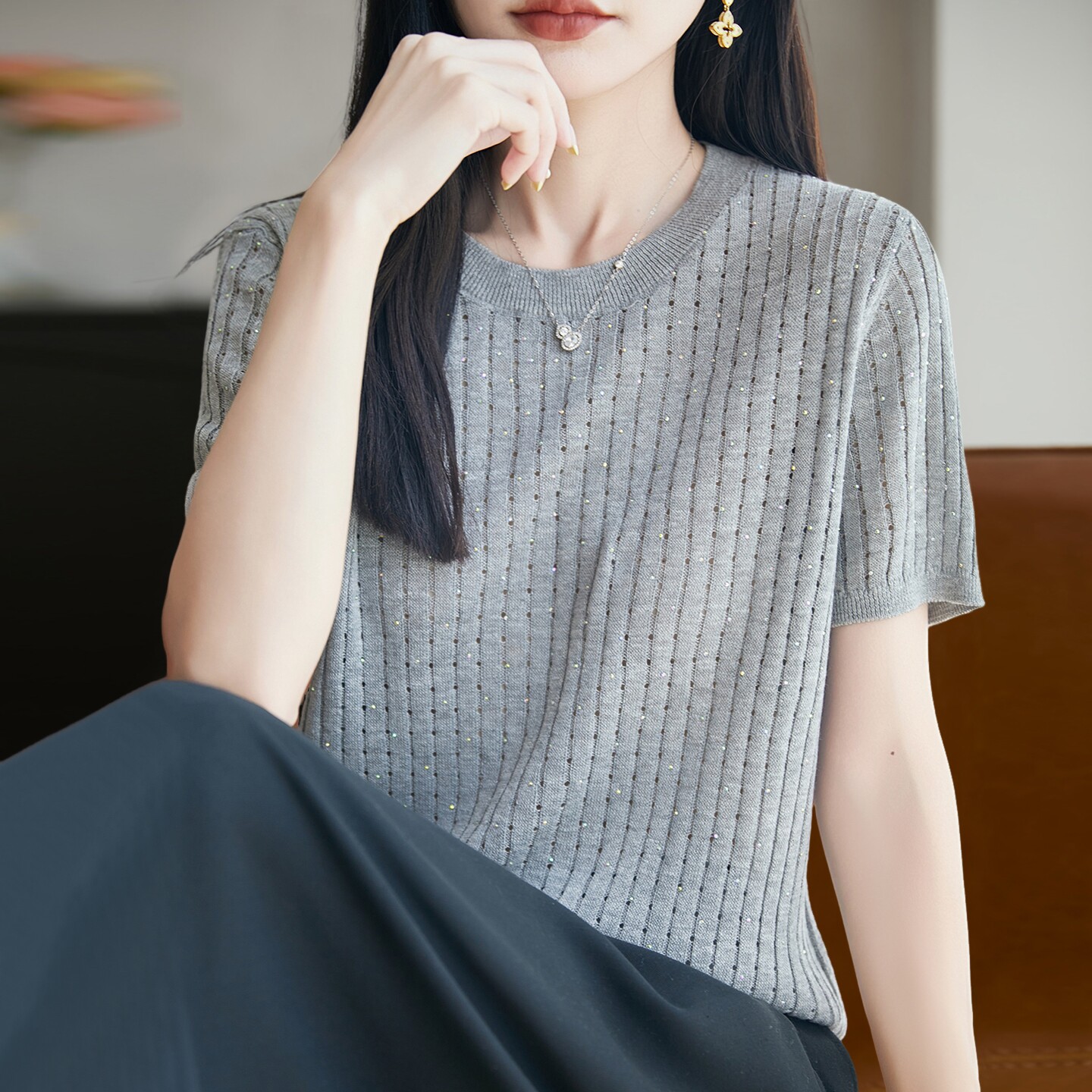镂空烫钻针织短袖t恤女夏季薄款冰丝针织衫大码女装上衣