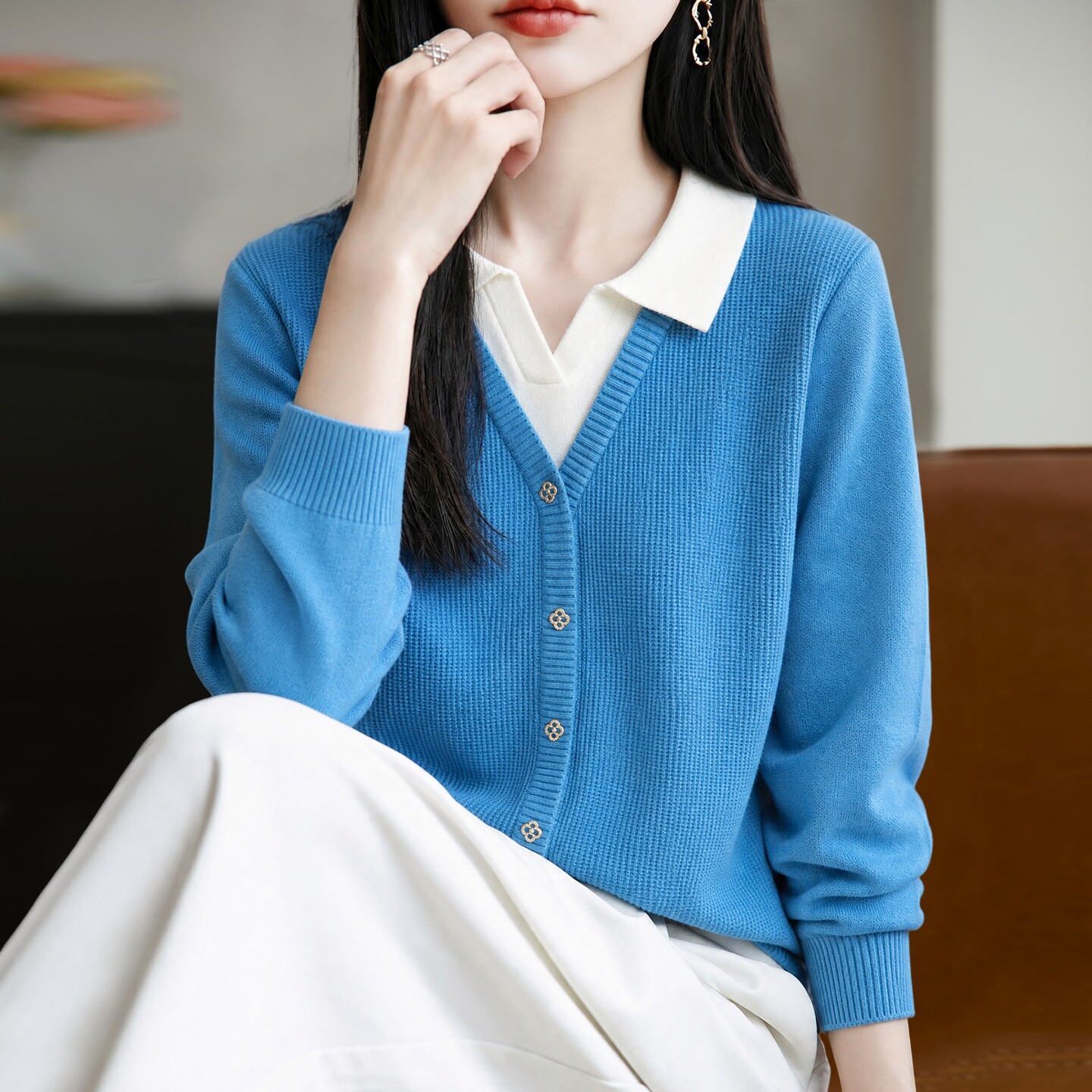 新款V领假两件秋季大码针织打底衫女洋气中老年女装上衣毛衣