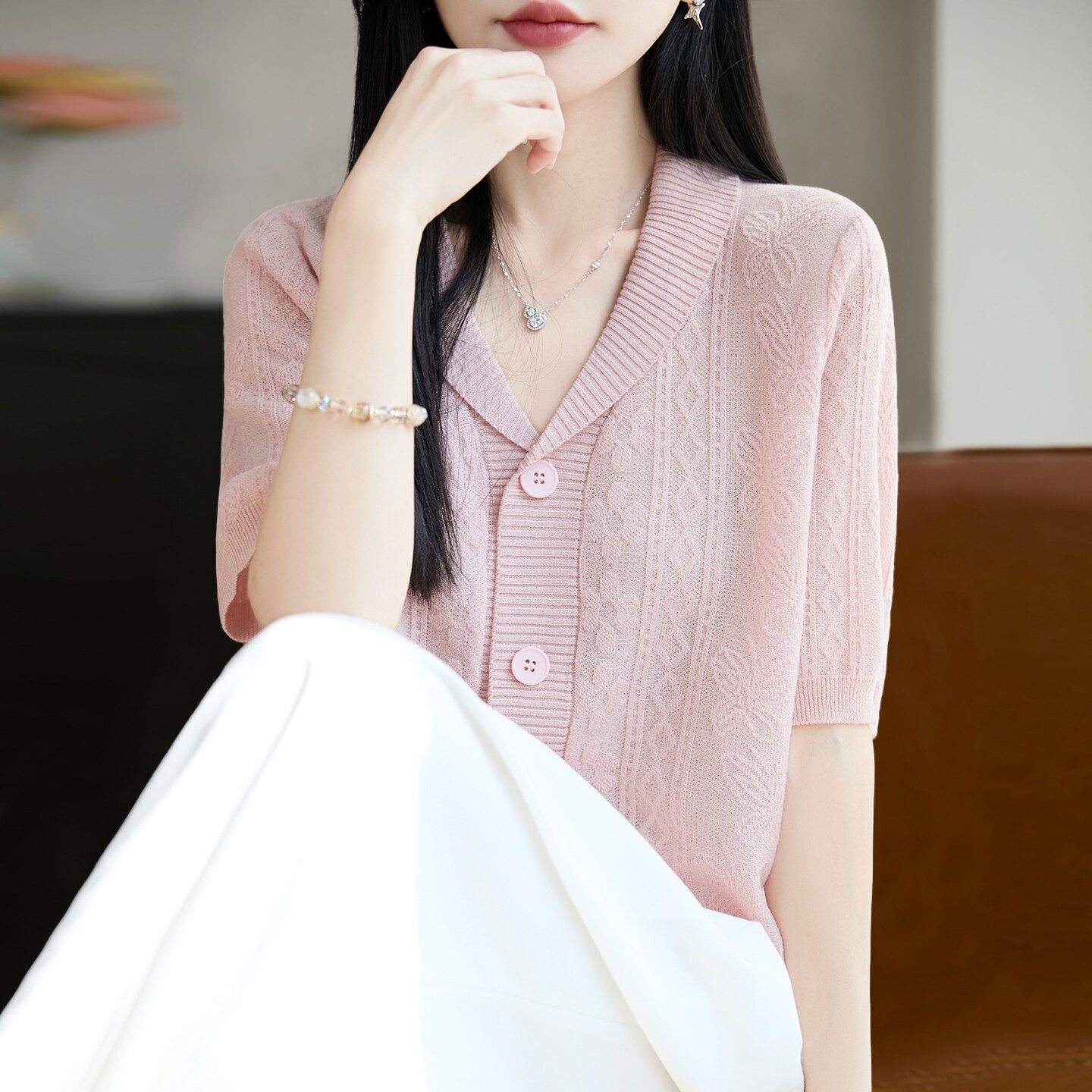 拉夏贝尔 V领提花针织短袖t恤女夏季薄款冰丝针织衫大码女装上衣