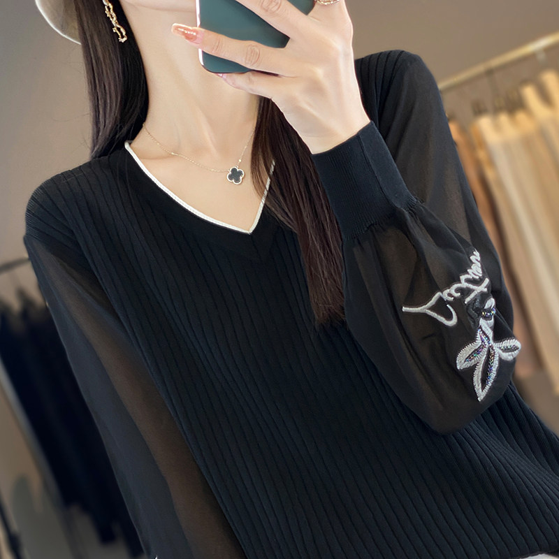 打底衫女新款春秋V领洋气绣花针织上衣大码女装显瘦秋冬毛衣