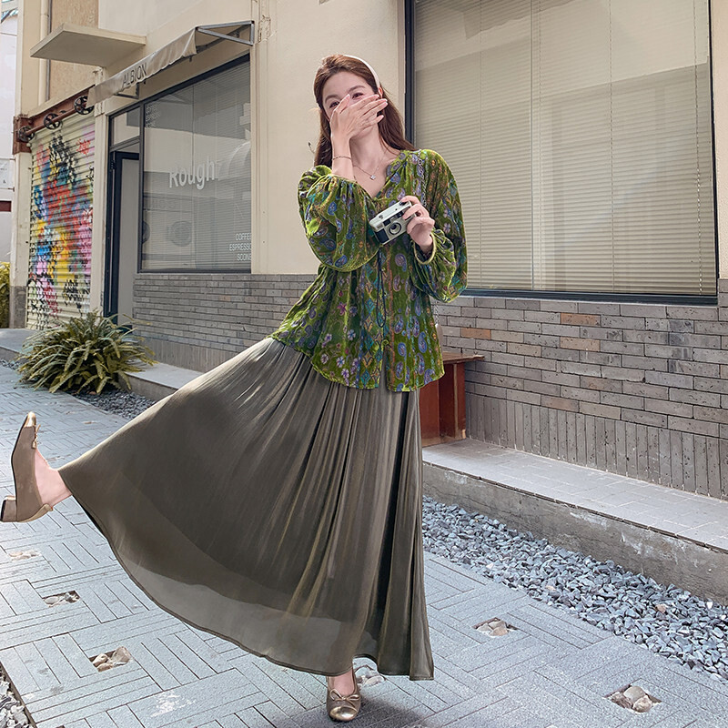 新中式丝绒印花衬衫大摆半身裙套装女秋季复古氛围感松弛感两件套