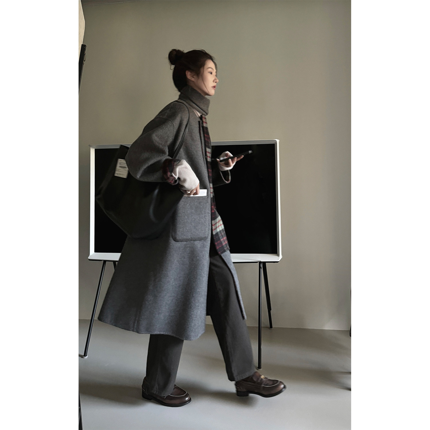 "toojoys"「配围巾」 灰色羊毛大衣女冬季加厚双面穿长款毛呢外套