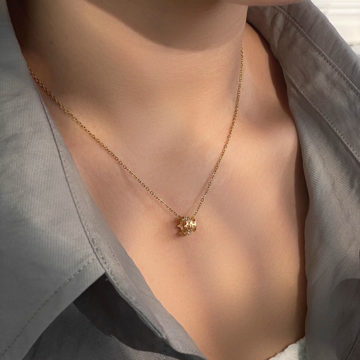 飞鸟屿城「羽冠」精致迷你皇冠吊坠项链女甜美简约百搭高级感颈链