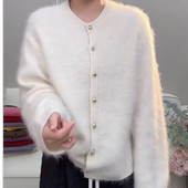 99192 胸围58衣长62 拉绒工艺 高光时刻圆领羊绒上衣