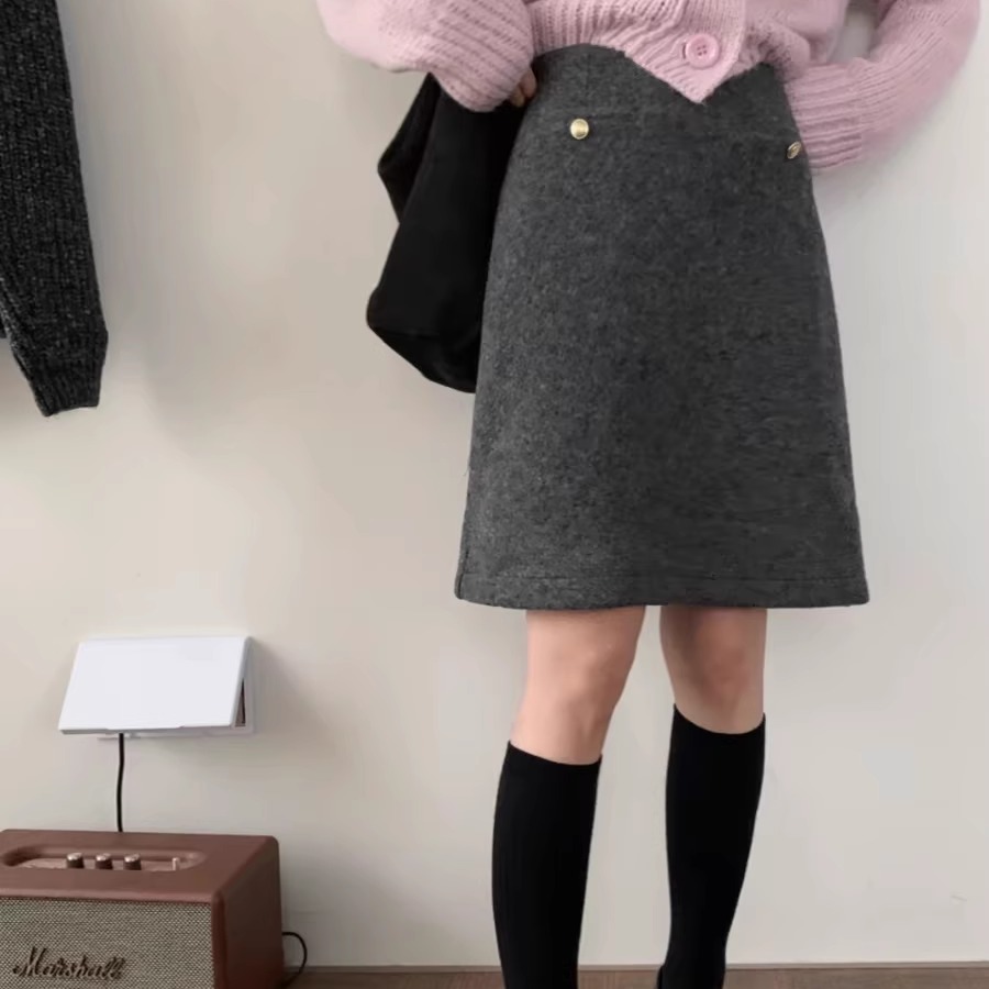 灰色及膝呢子短裙经典百搭