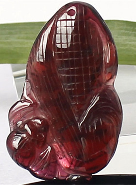 酒红石榴石蝙蝠福寿如意老婆吊坠