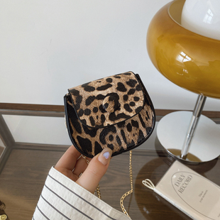 可爱复古质感斜挎装饰口红零钱钥匙迷你小包包女百搭耳机包马鞍包