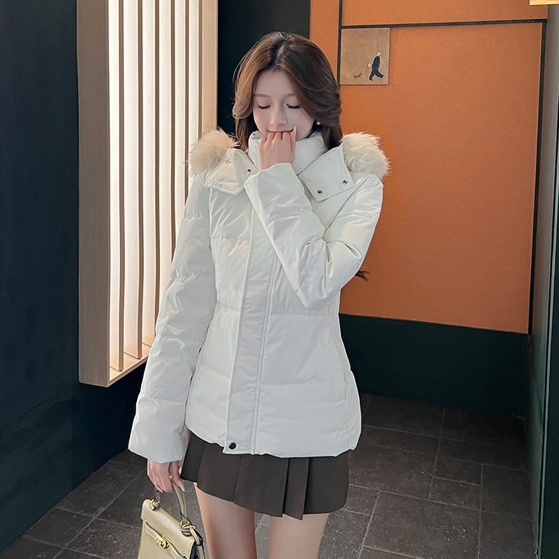 冬季大毛领显瘦加厚短款羽绒服女