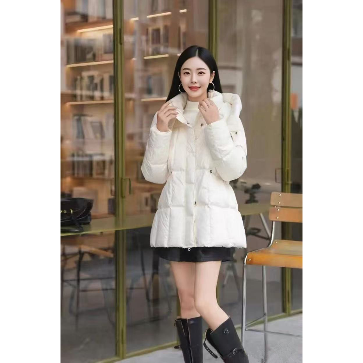 白鸭绒羽绒服女2025新款韩系新款连帽收腰小个子时尚保暖外套