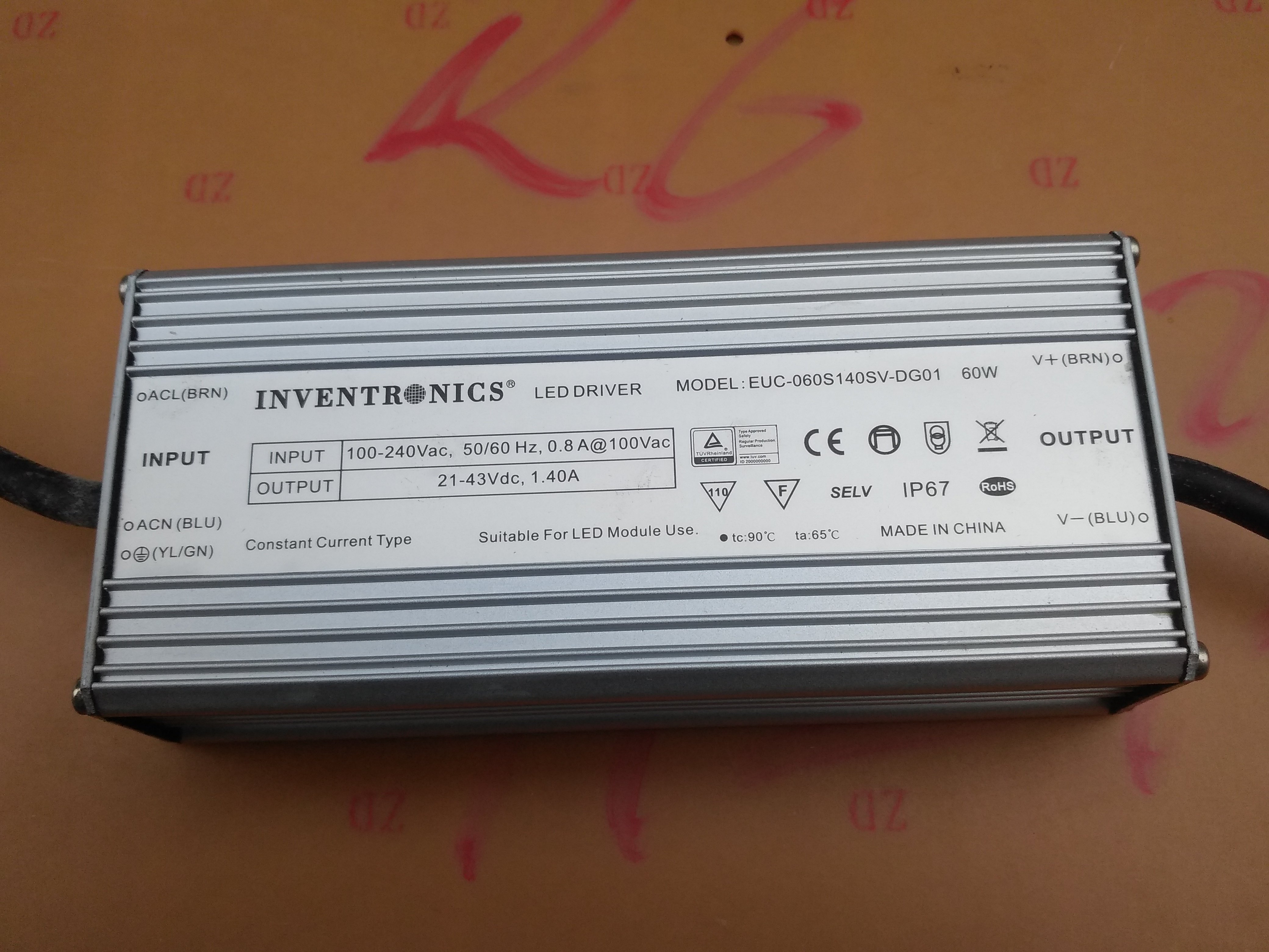 全新60w 英飞特led驱动路灯防水电源euc-060s140sv-dg01 43v 1.4a