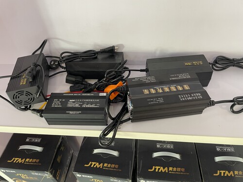 国轩高科JTM黄金锂电池充电器12V60V72V 3A5A6A8A15A磷酸铁锂电池