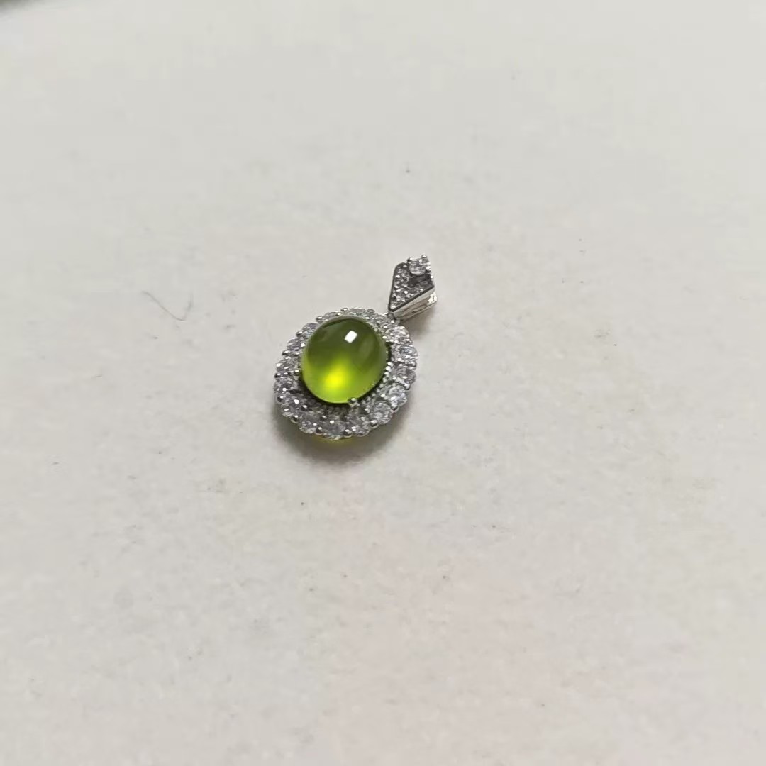 天然岫玉绿冰吊坠925银镶嵌