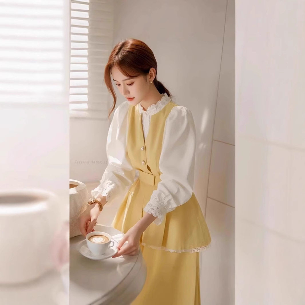 超好看独特漂亮黄色拼接衬衫早春穿搭蕾丝边小衫女装新款套装