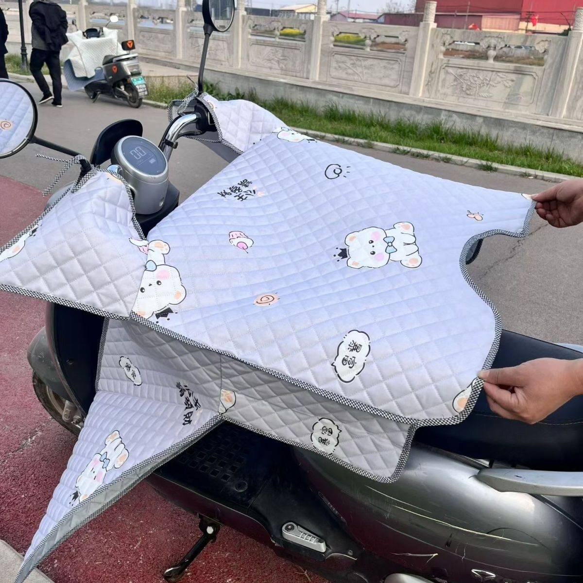 电动车挡风被夏季电车隔热防嗮遮阳罩电瓶车防雨水罩夏天四季薄款