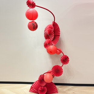 元旦新年春节创意橱窗布置场景装饰红灯笼纸扇花氛围商场美陈道具