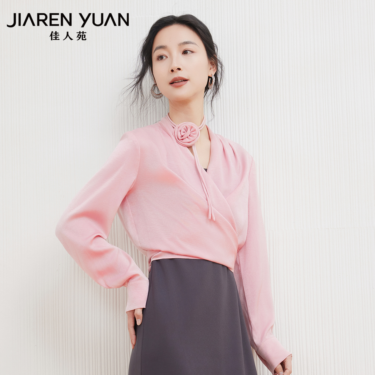 佳人苑雪纺衫系带设计