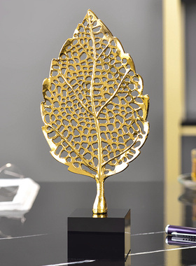 欧式风样板间客厅桌面金属色摆件