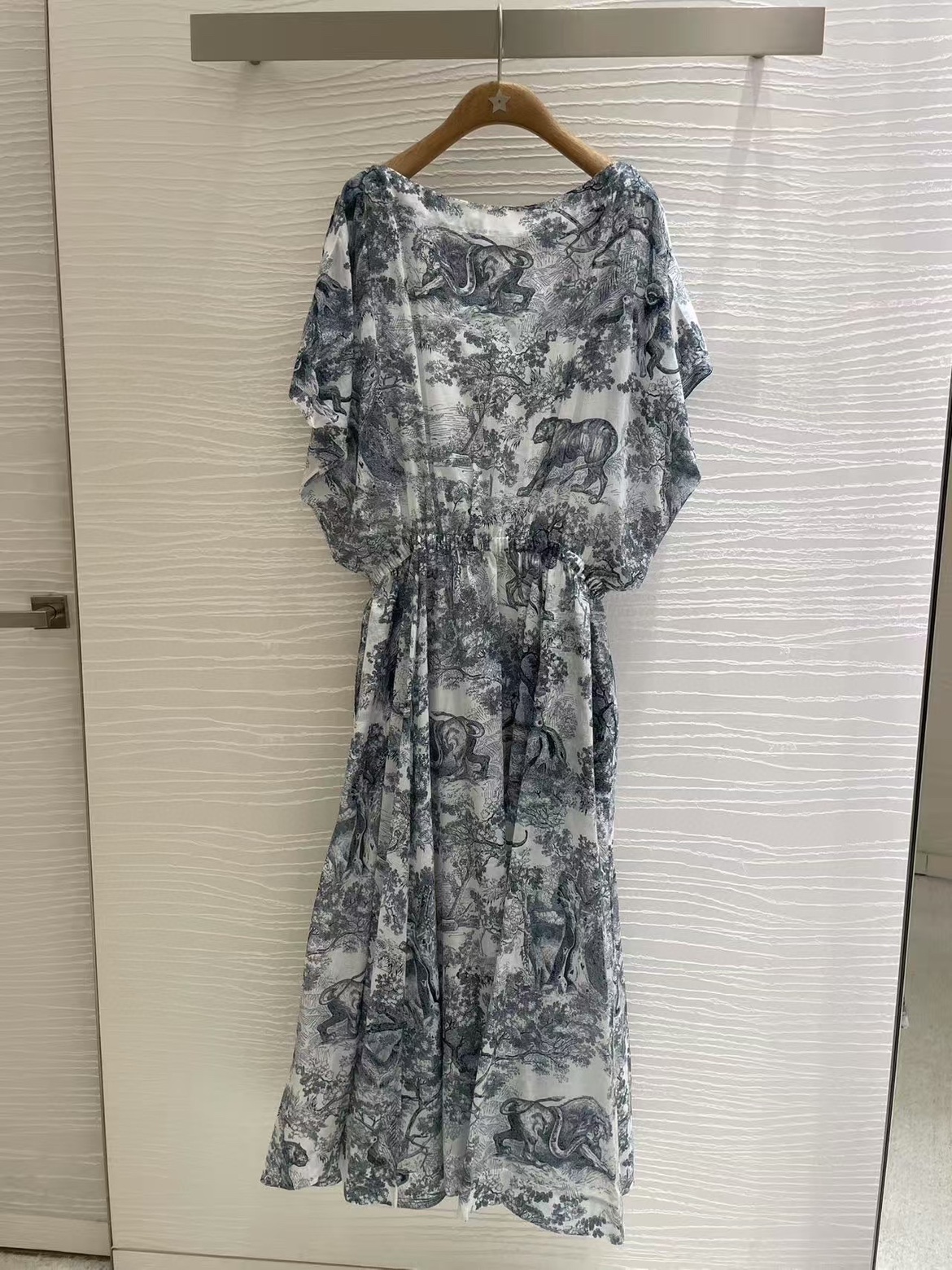 欧美外贸茹伊印花棉布连衣裙 飘逸喇叭形剪裁搭蝙蝠袖连衣裙