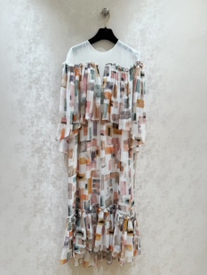 早春新款 拼接百褶真丝雪纺印花连衣裙 斗篷式