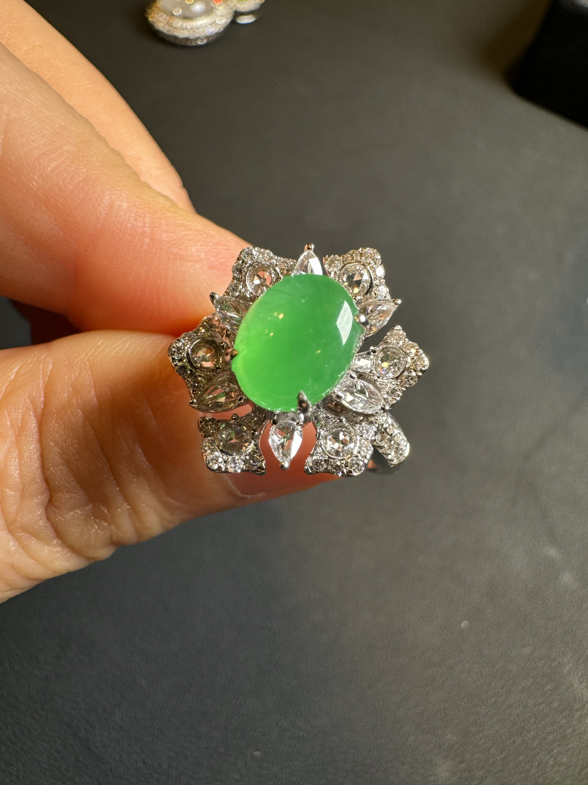 a货极稀缺品种高冰种龙石种甜阳绿翡翠戒指伴钻石