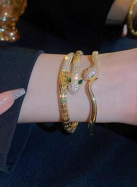 黄金色蛇形满钻手镯女轻奢古法点钻手环小众设计感绿眼高级感首饰