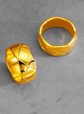 光面菱形纹沙金戒指仿真黄金色指环欧美简约时尚女款ins嘻哈指环