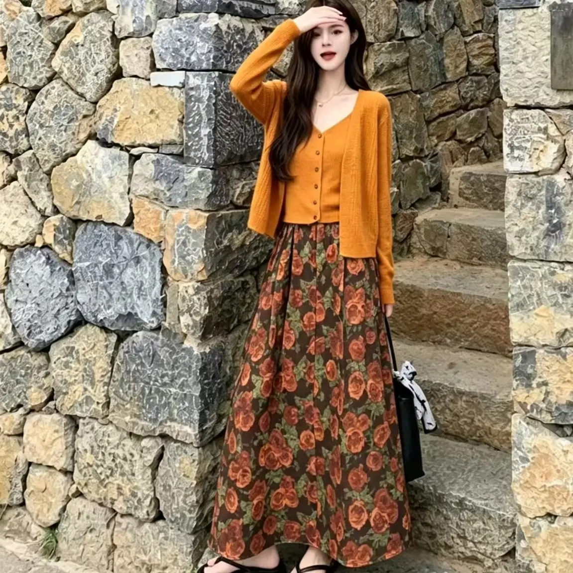 2026秋季新款复古气质挂脖针织衫裙子显瘦油画半身裙套装女两件套
