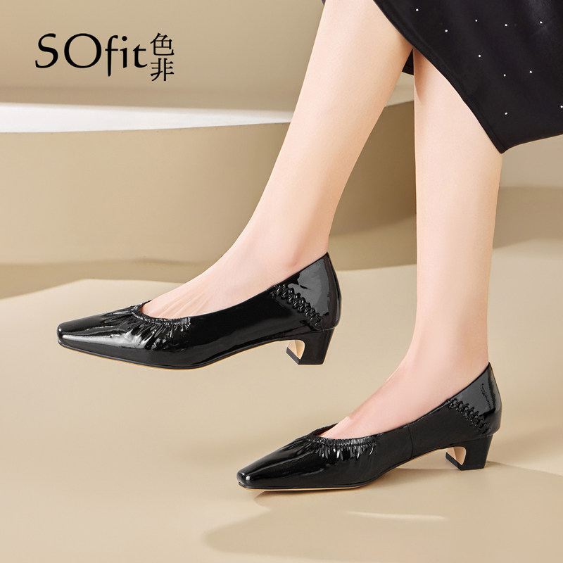 色非真皮方头浅口工作鞋女2026新款春季黑色漆皮褶皱粗跟通勤单鞋