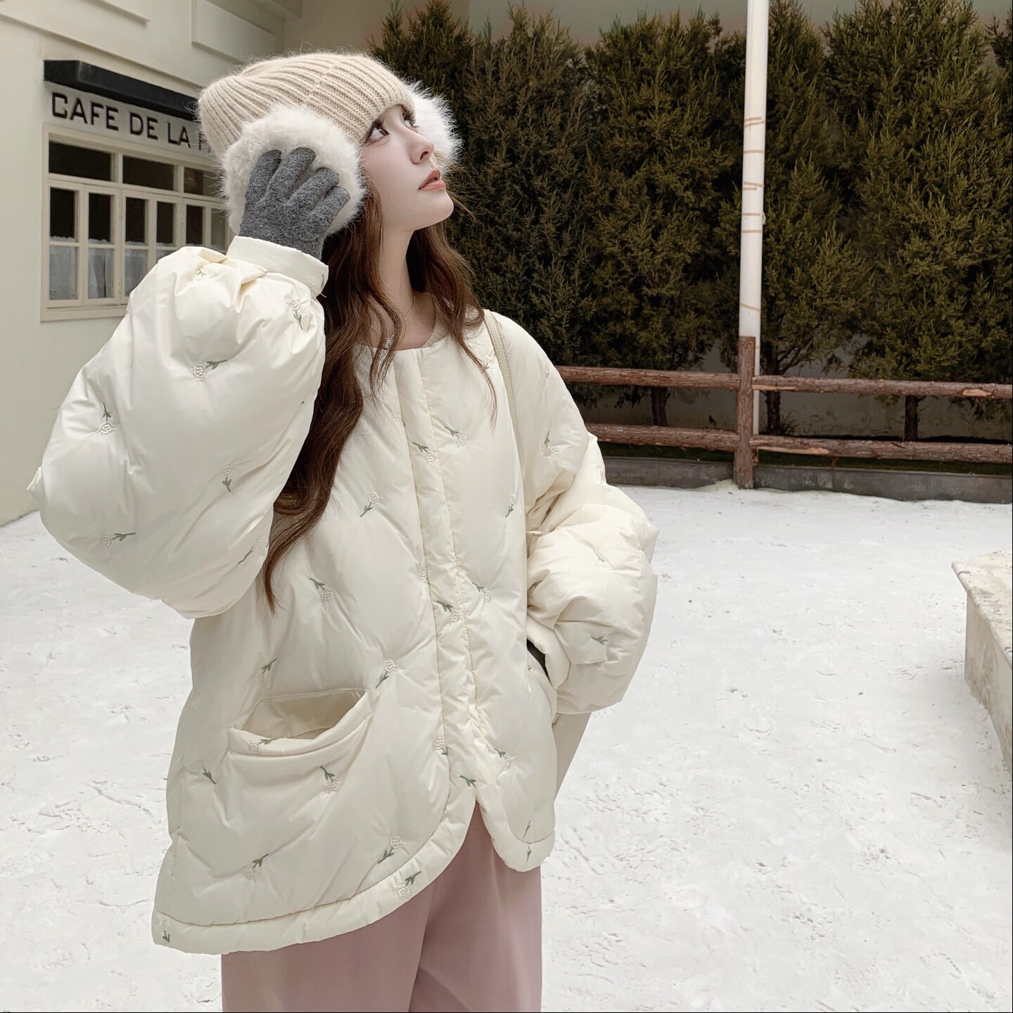 甜美可爱风白色短款羽绒服女2025冬季新款时尚轻薄刺绣小个子外套,女装羽绒服,浙宝127