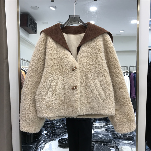 皮毛一体2025冬季新款加厚拼接针织大翻领假两件羊羔毛外套女8735