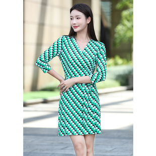 欧美新品一片式绿色白点印花修身显瘦连衣裙女PG DVF裹身裙2026